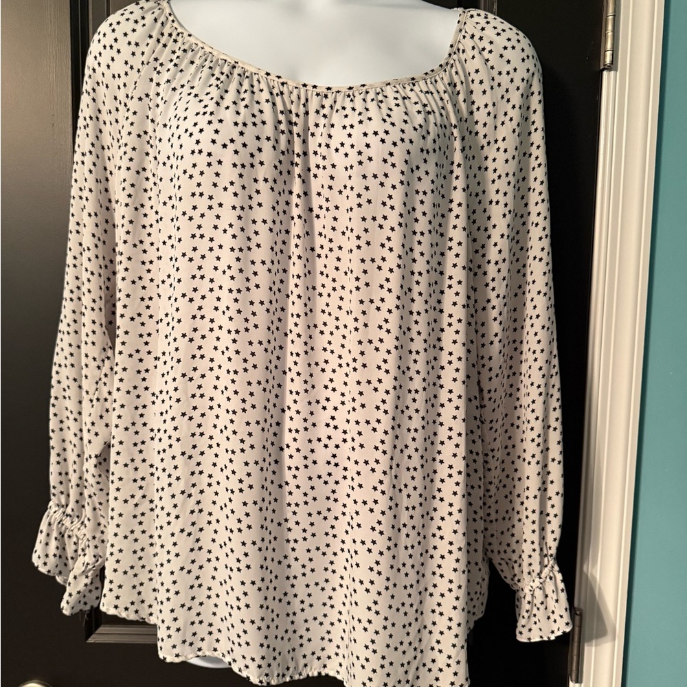 Women's Black and White Star Print Top